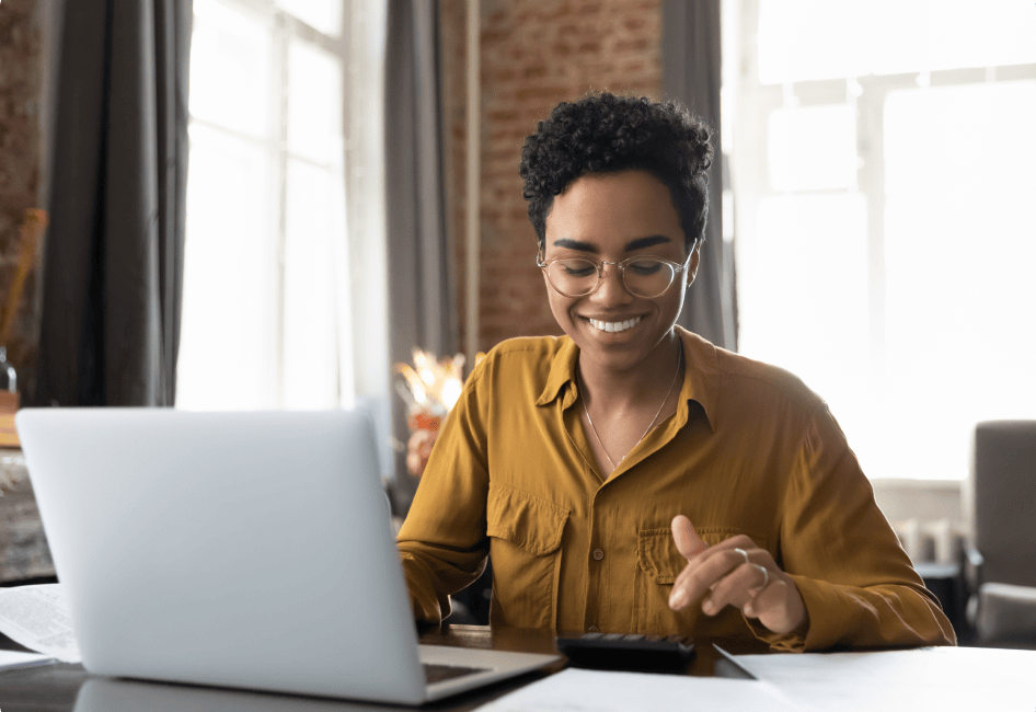 An accountant insurance working in a office
